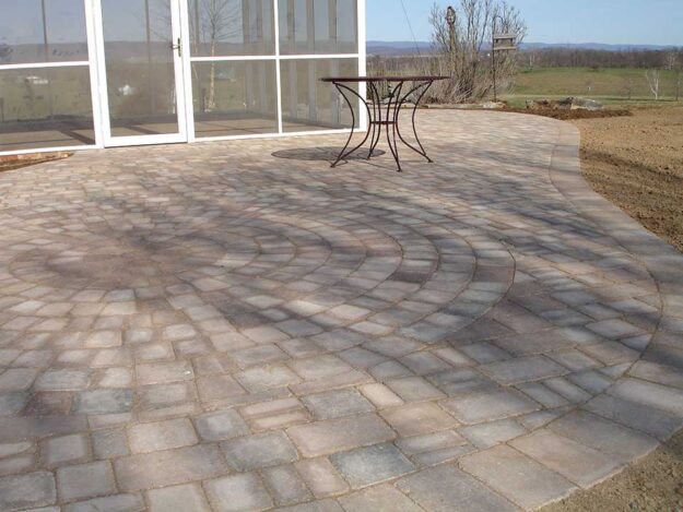 Circular patterned patio
